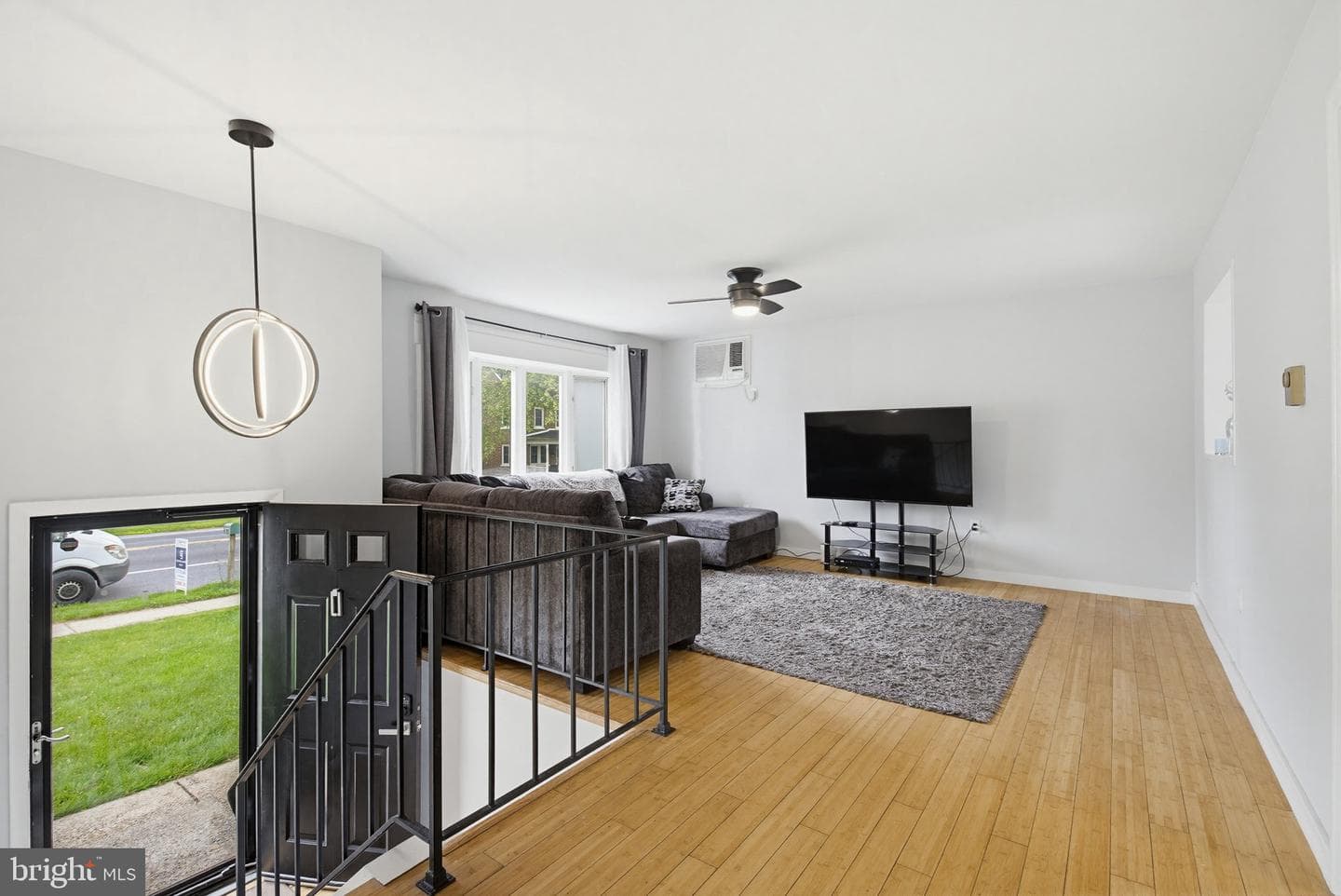 94 Petersburg Road photo 5