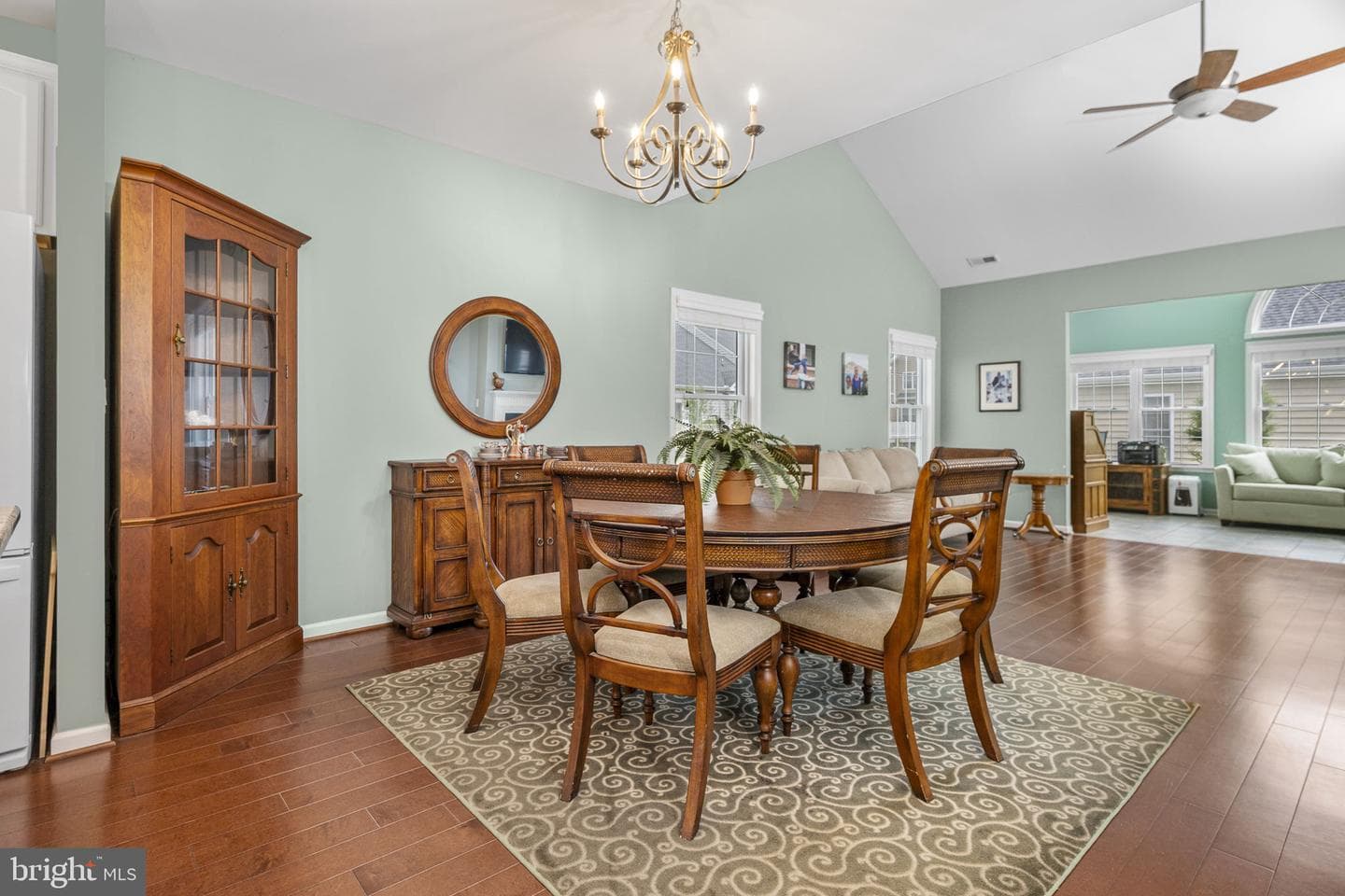 1022 Glory Way photo 10