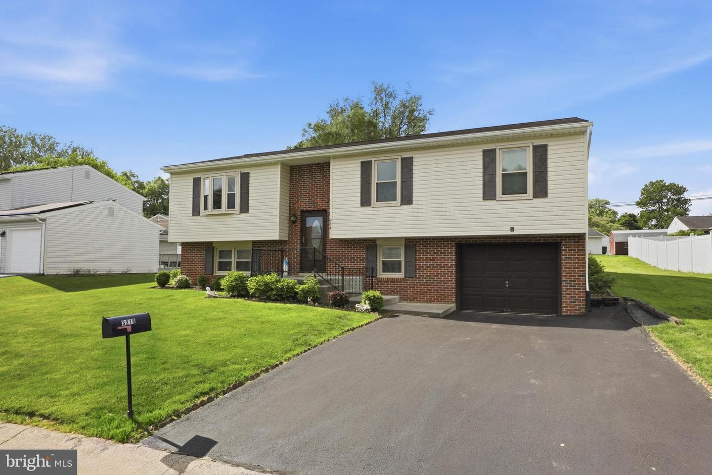 3218 Caroline Drive photo 3
