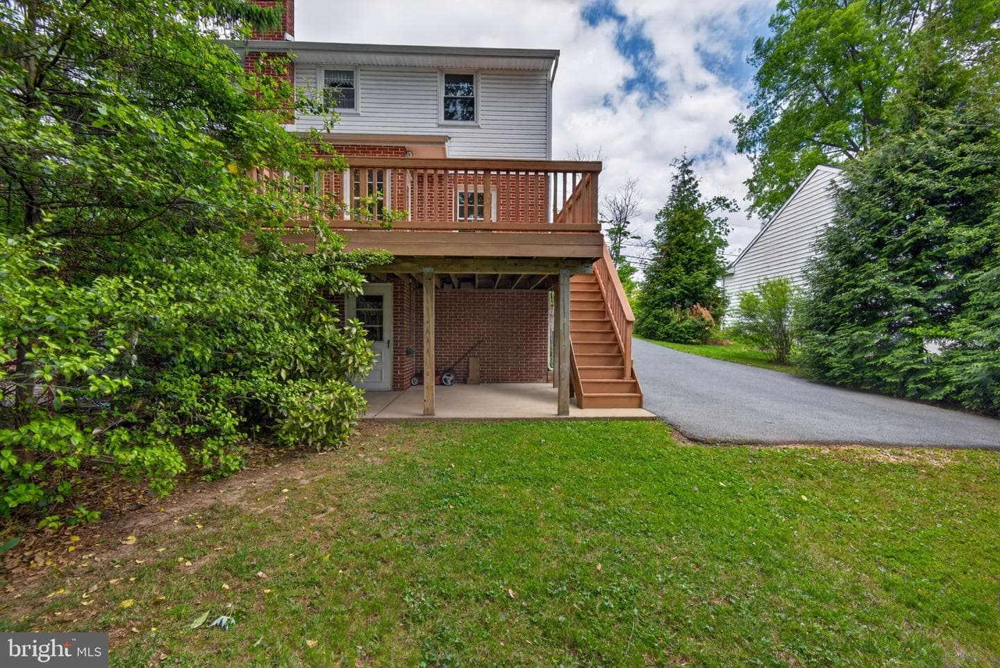 1638 Temple Avenue photo 35
