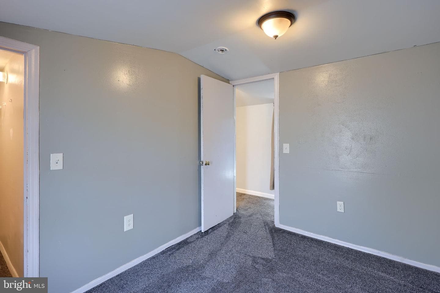 153 S Wolf Street photo 21