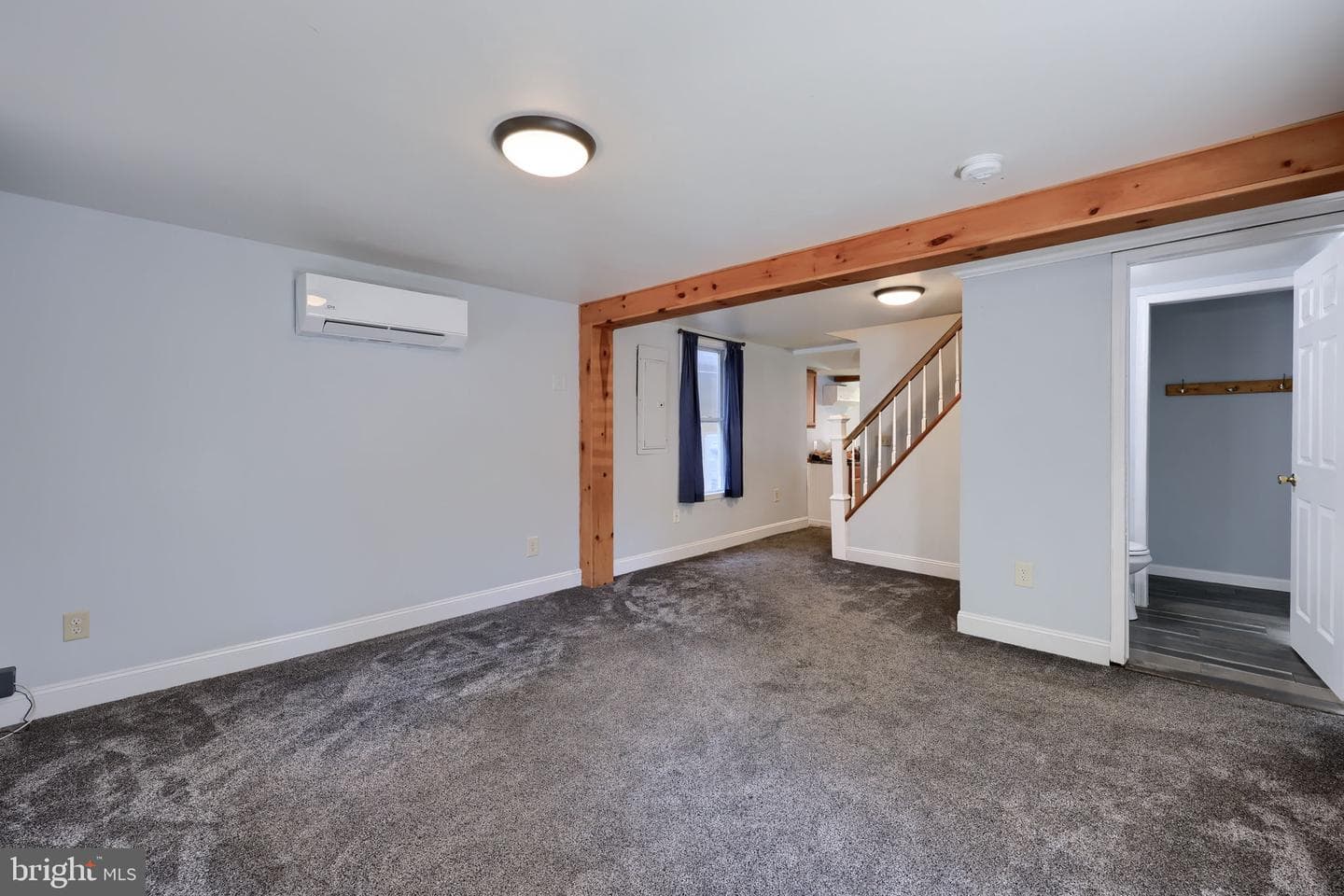 153 S Wolf Street photo 4