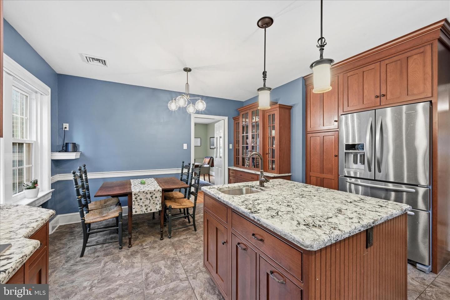 525 N President Avenue photo 16