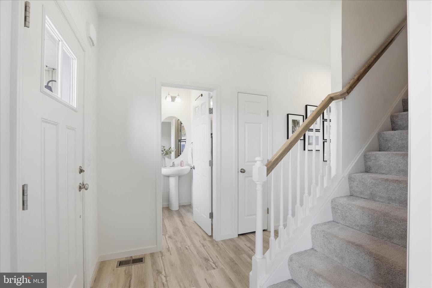 28 Lee Drive photo 11