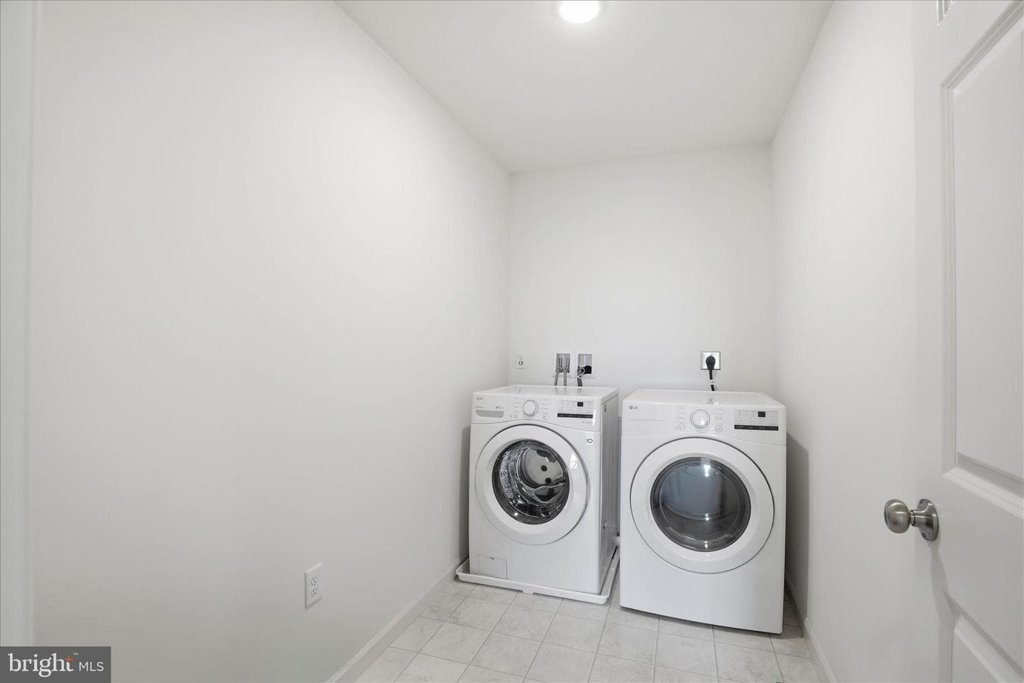 28 Lee Drive photo 36
