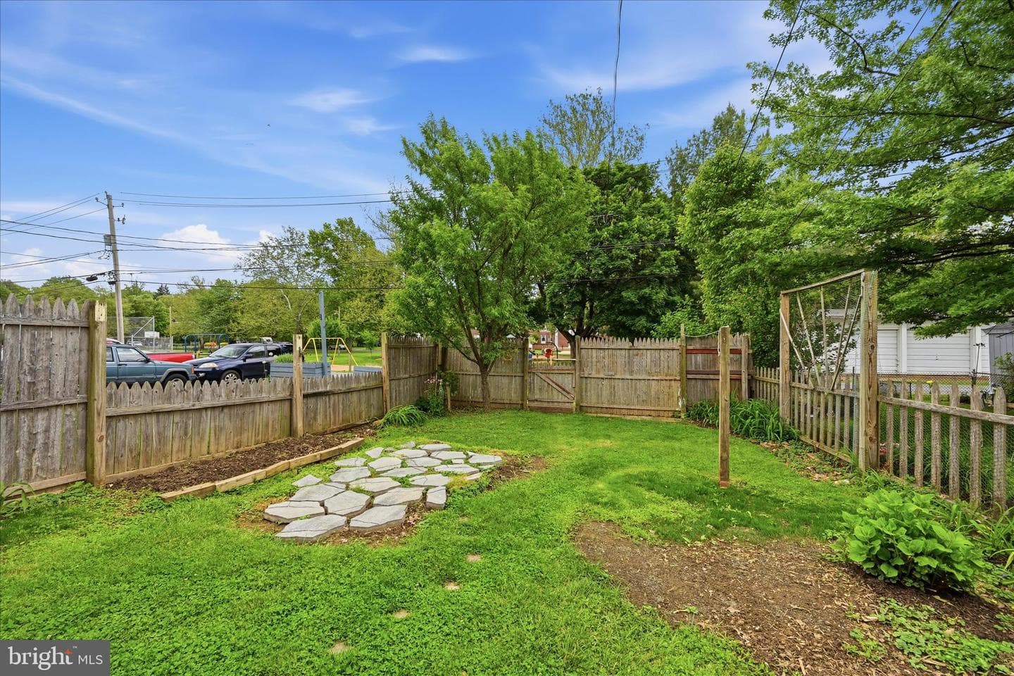 1230 Elm Avenue photo 22