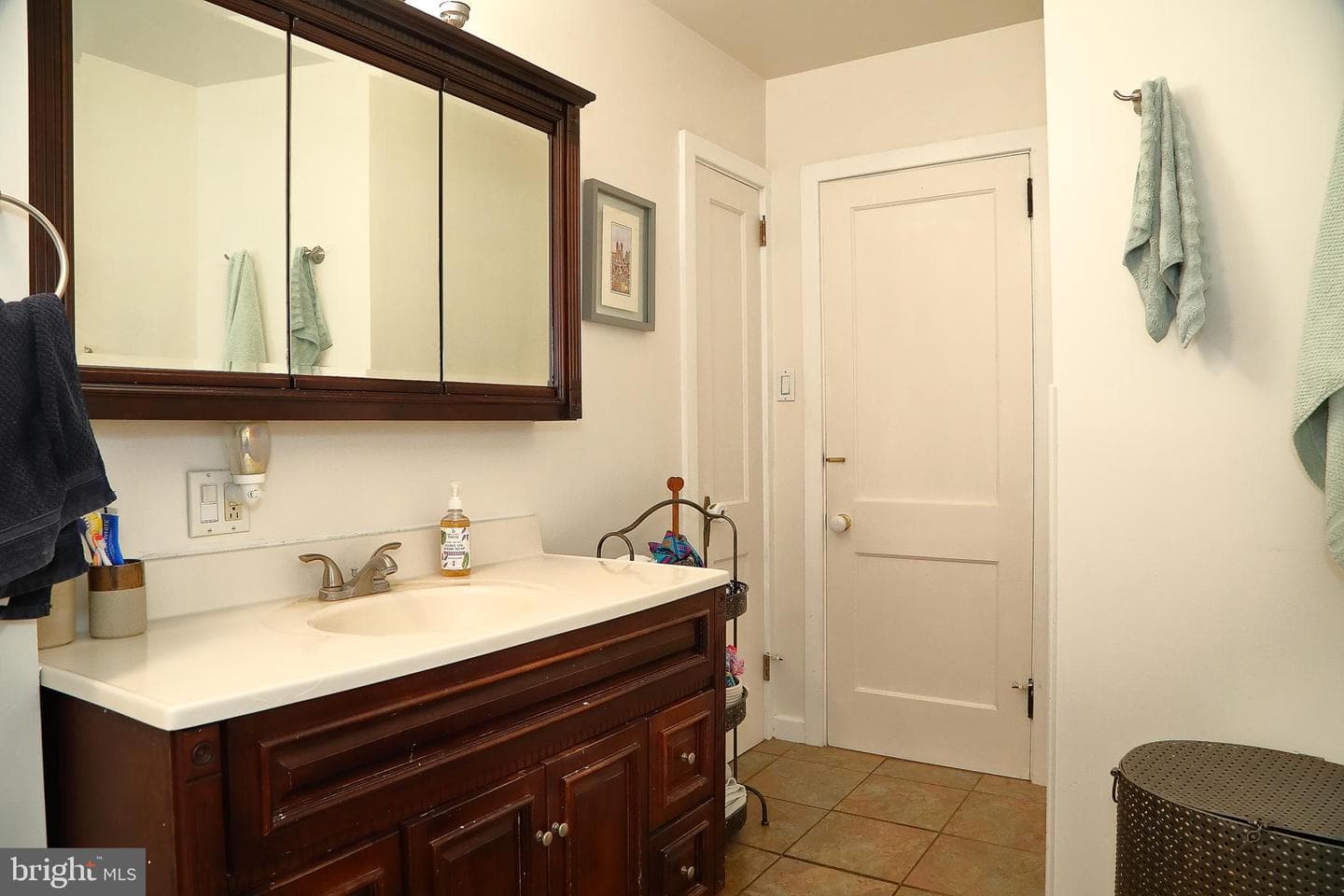 245 Elizabeth Street photo 19