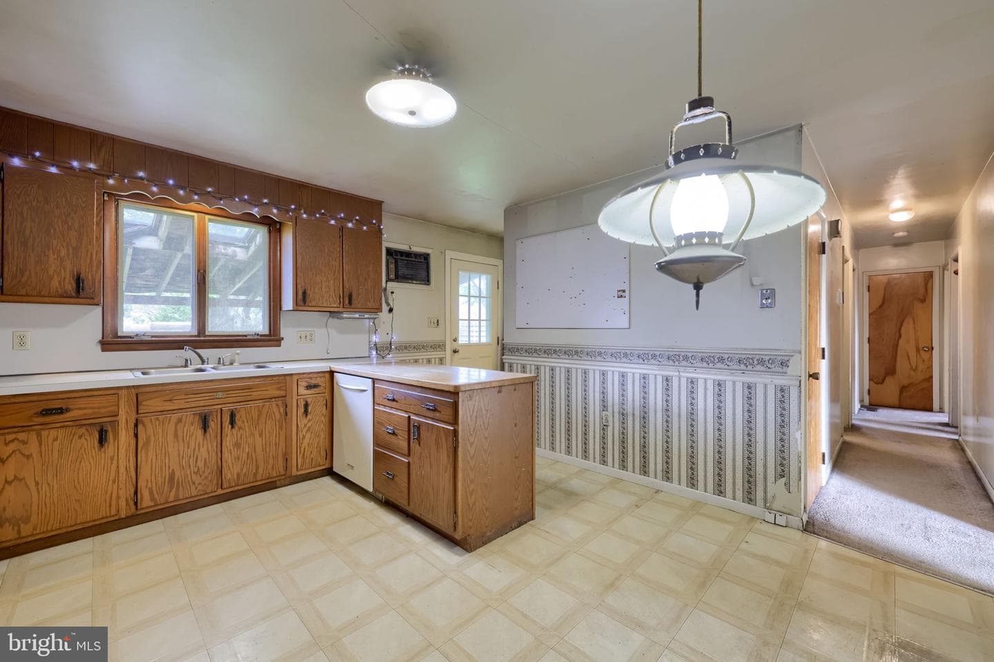 188 N Hazel Street photo 15
