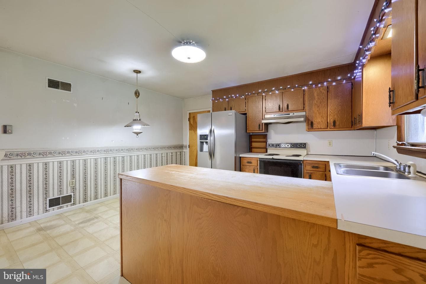 188 N Hazel Street photo 16