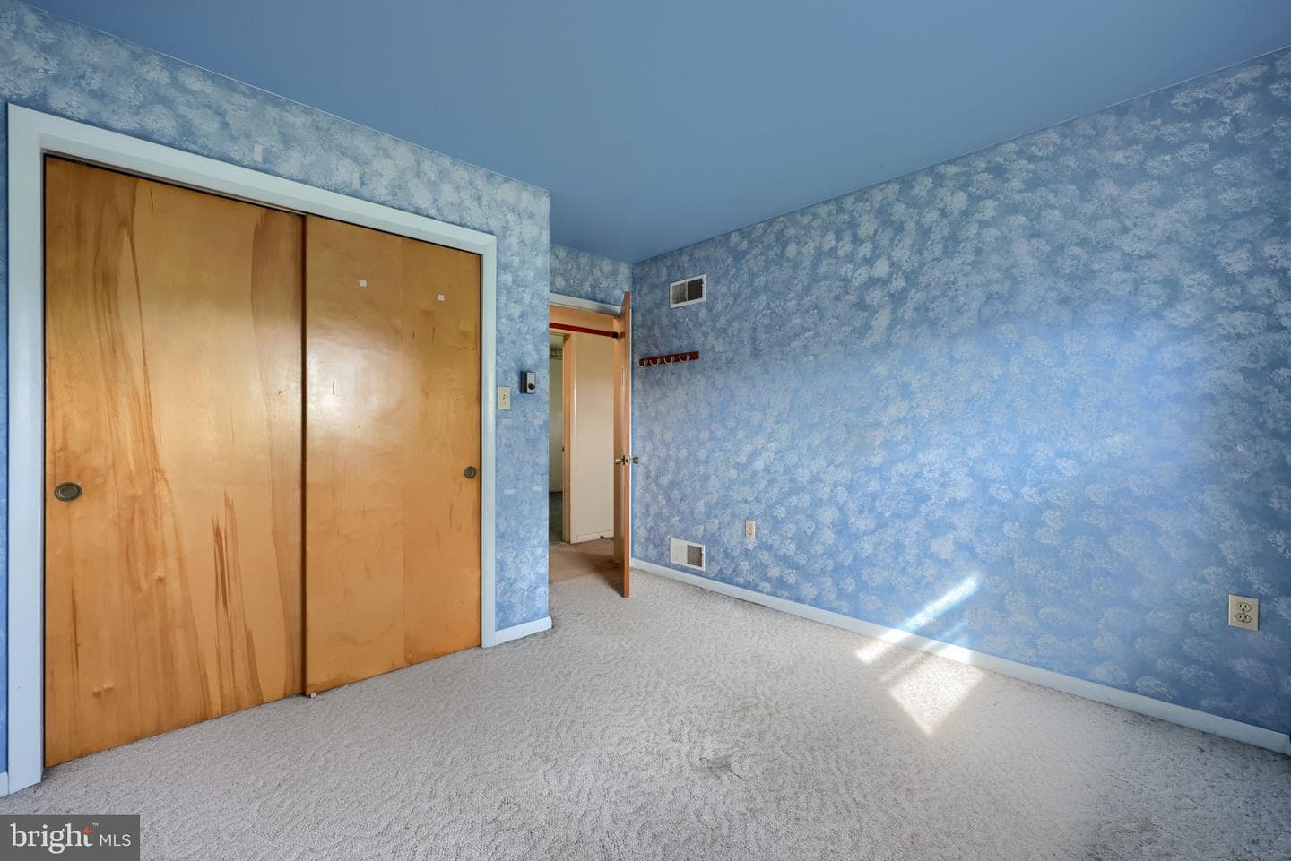 188 N Hazel Street photo 20
