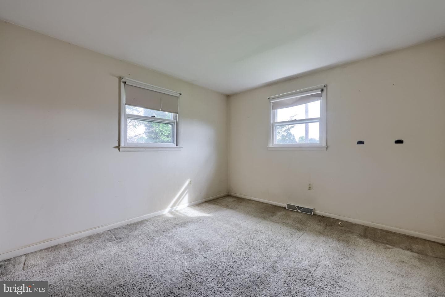 188 N Hazel Street photo 23