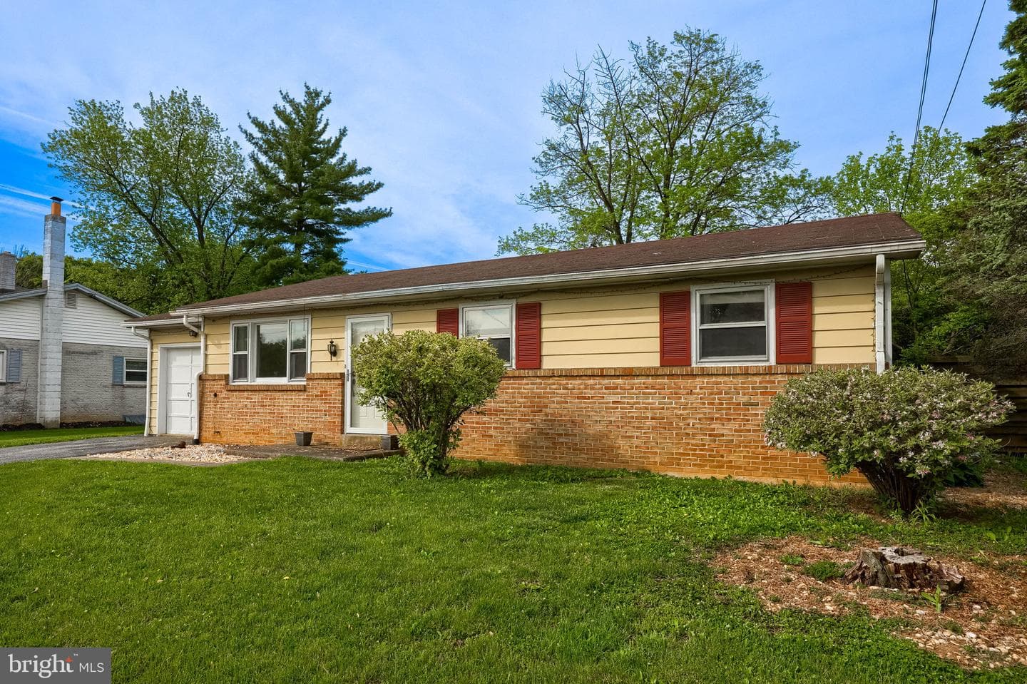 188 N Hazel Street photo 4