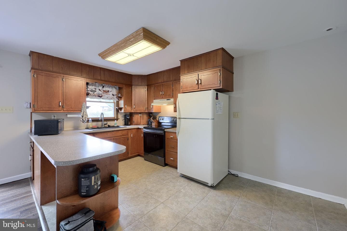340 Curby Drive photo 4