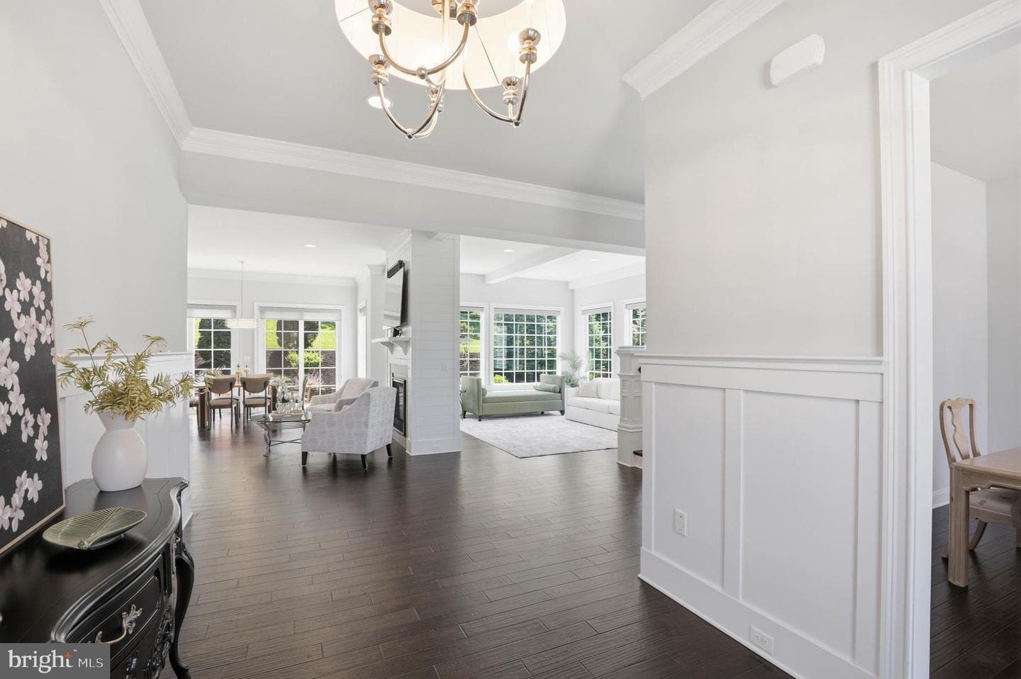 360 Addison Place photo 9