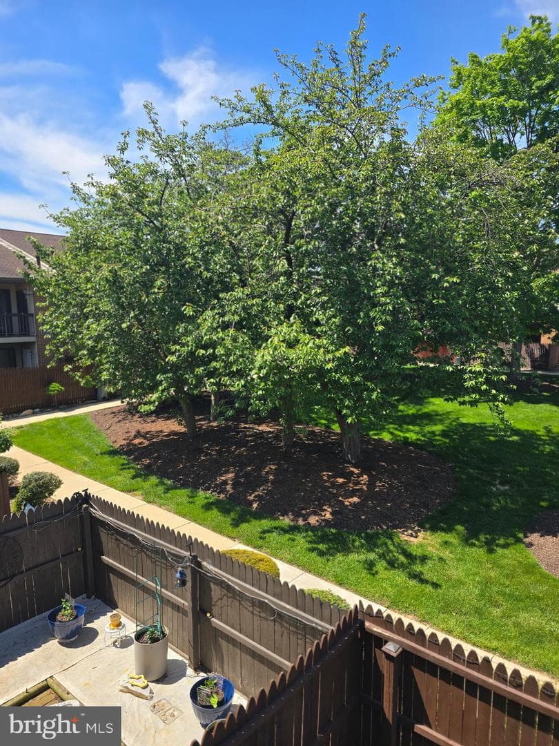 147 Lancaster Estate photo 17