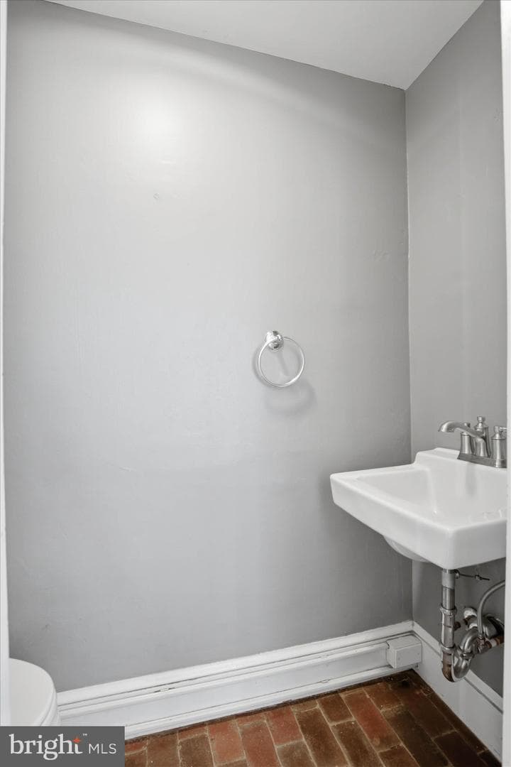 119 S Duke Street photo 15