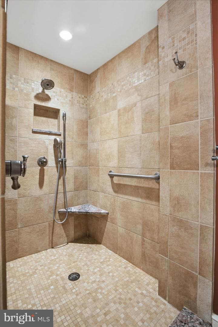 119 S Duke Street photo 32
