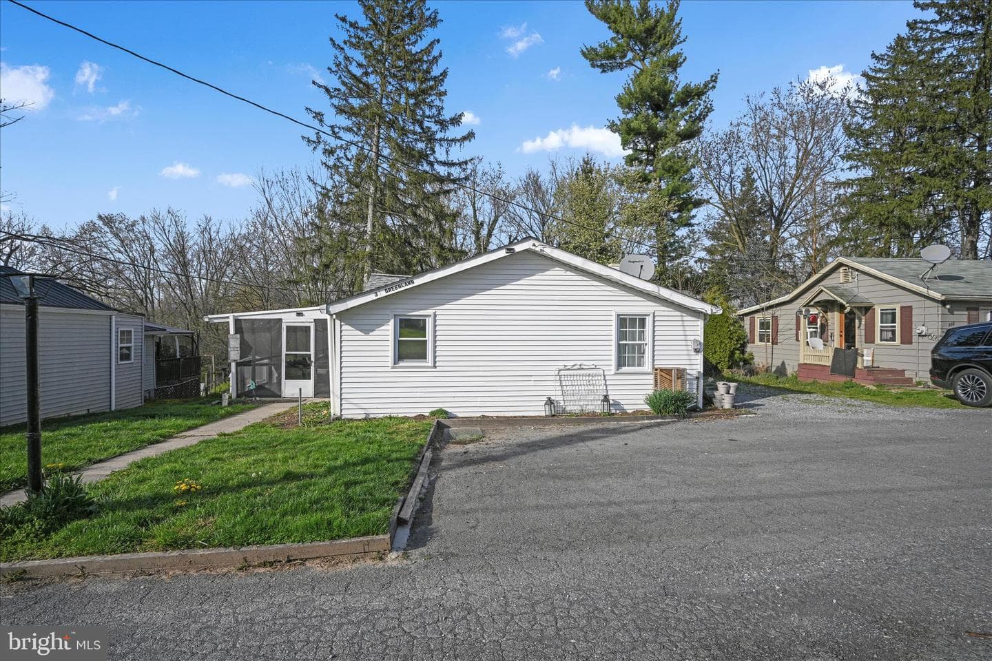 3 Greenlawn Drive photo 3