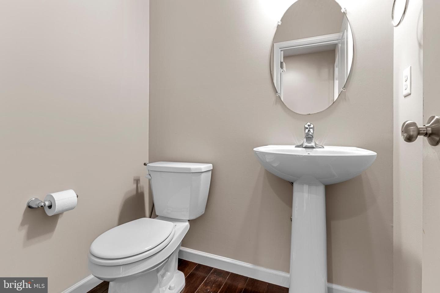 3937 Archer Lane photo 8