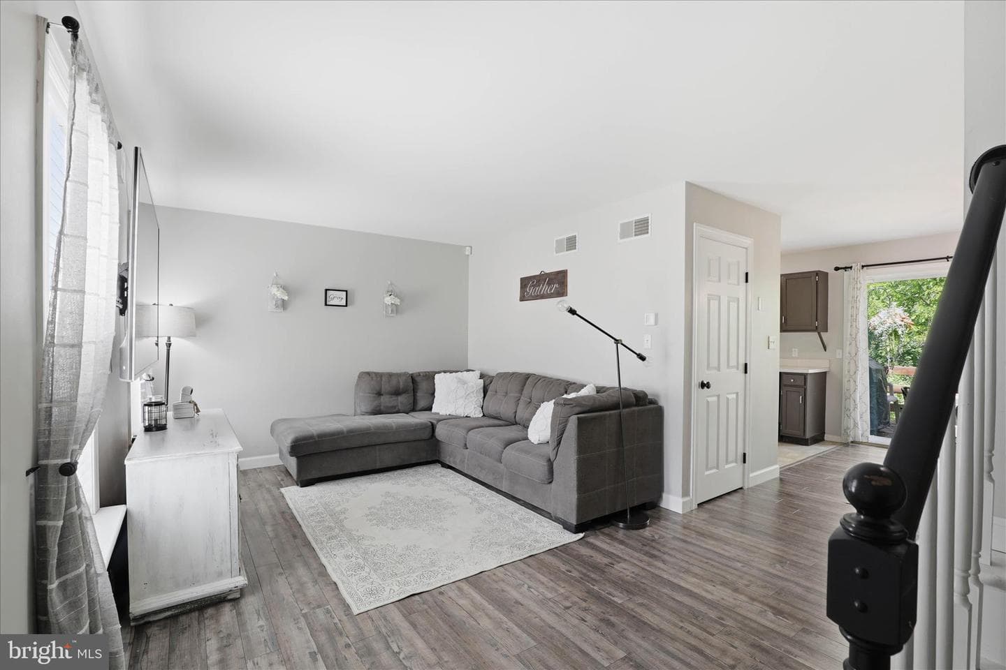 279 Heatherwood Drive photo 8