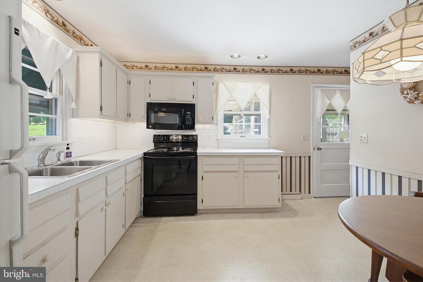 4066 Marietta Avenue photo 14