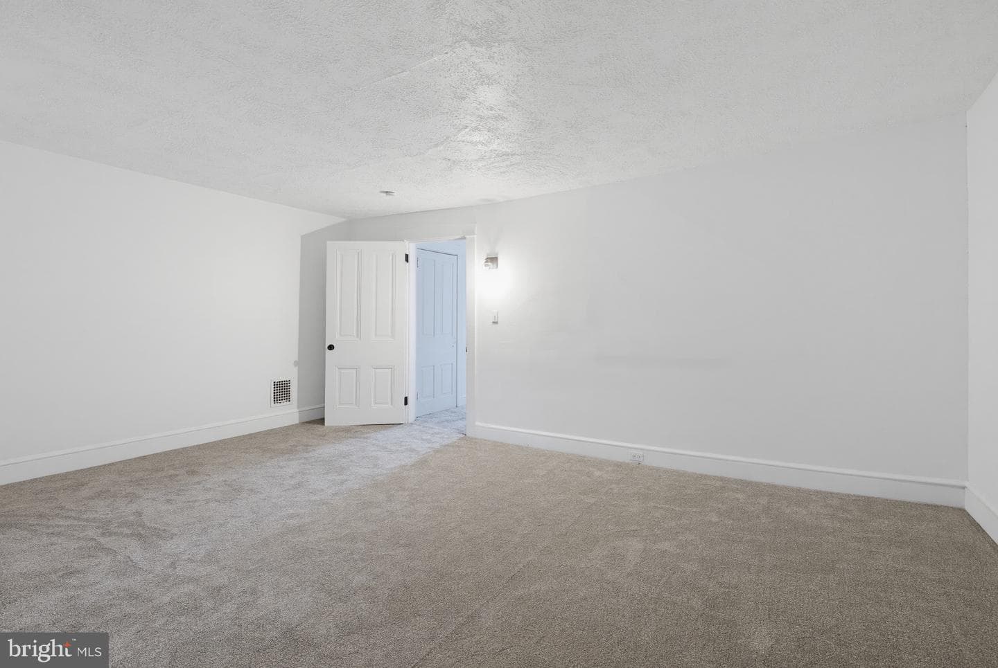 340 E Frederick Street photo 32