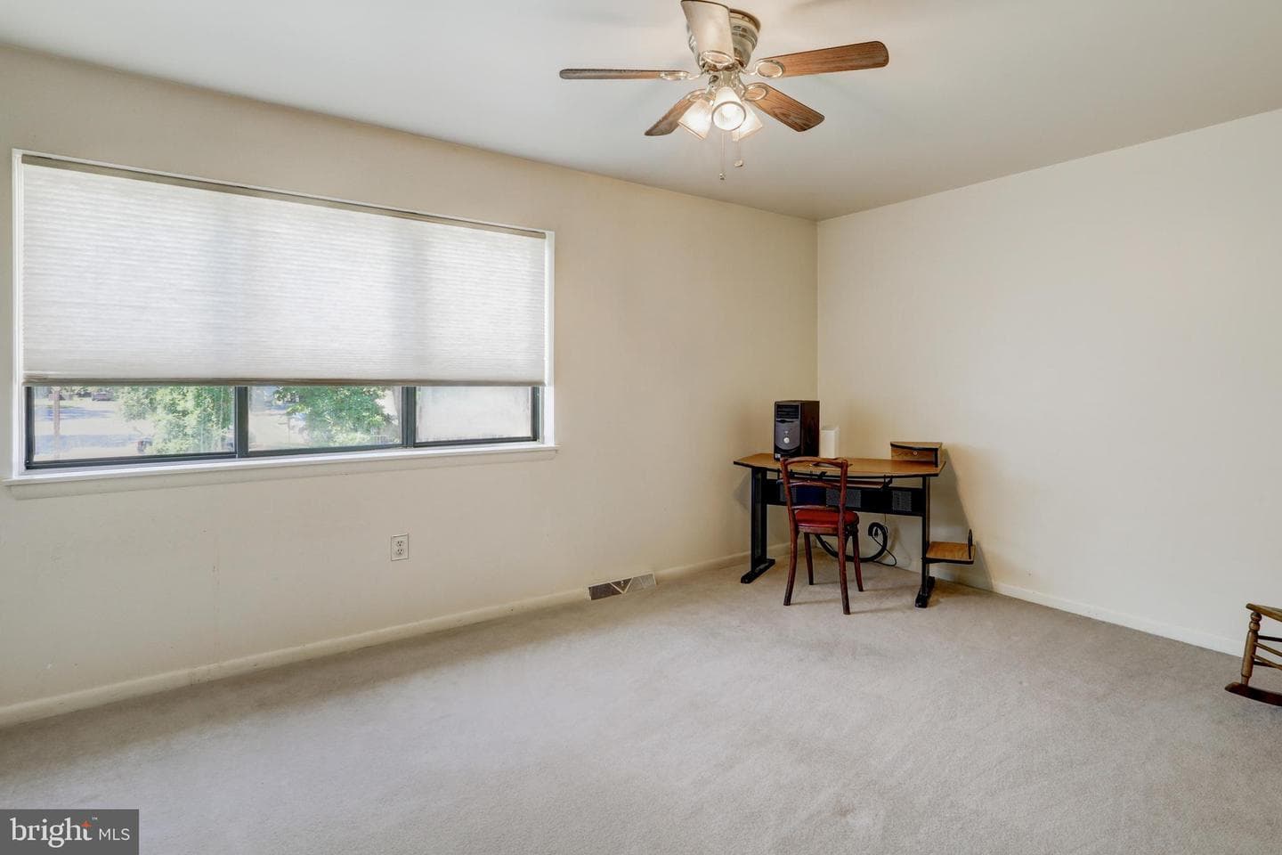 450 Stonegate Court photo 36