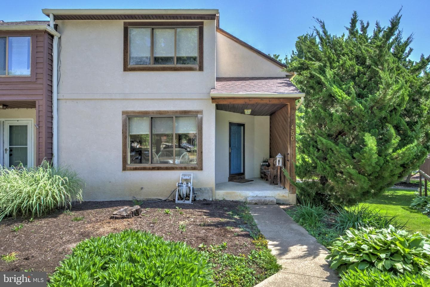 450 Stonegate Court photo 4