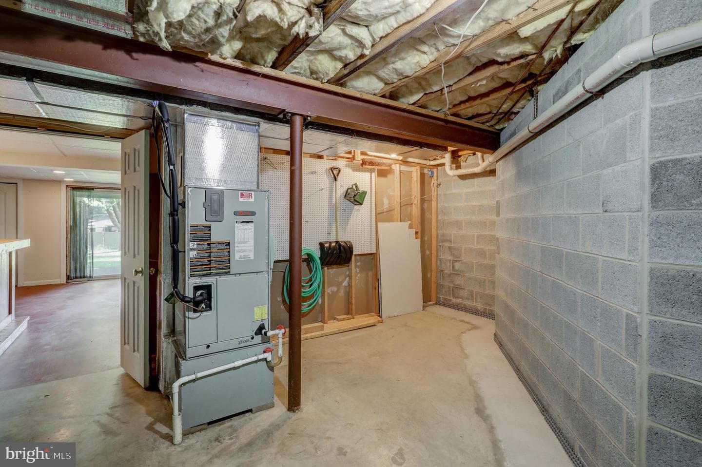 450 Stonegate Court photo 43