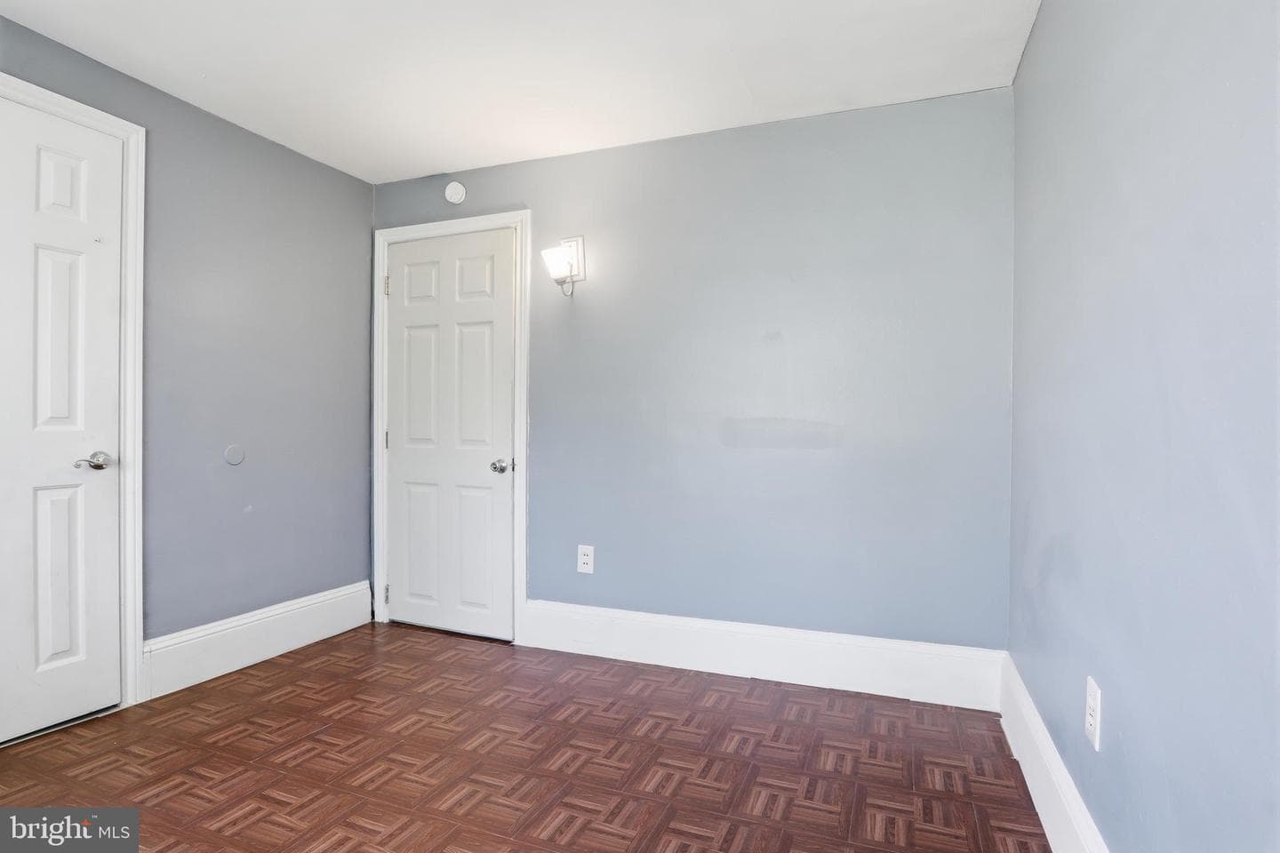 323 E Orange Street photo 18