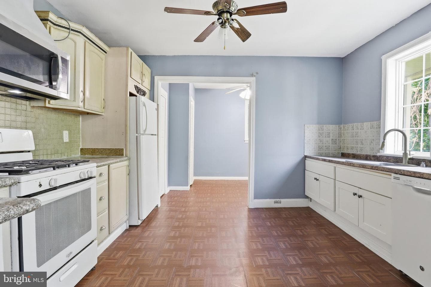 323 E Orange Street photo 9