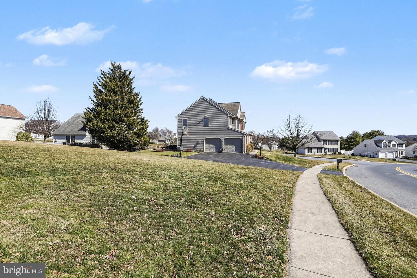815 Buckingham Boulevard photo 4