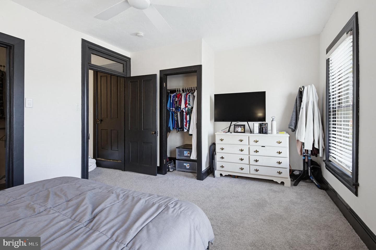 715 N Queen Street photo 24