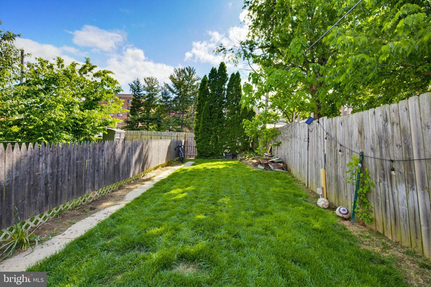 715 N Queen Street photo 29