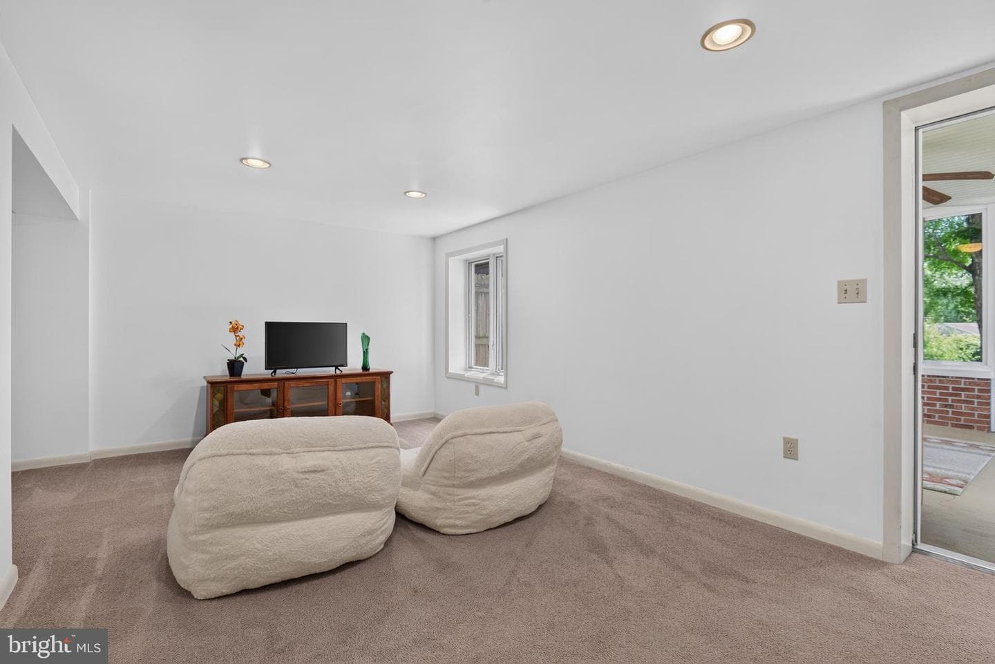1088 Monticello Lane photo 20