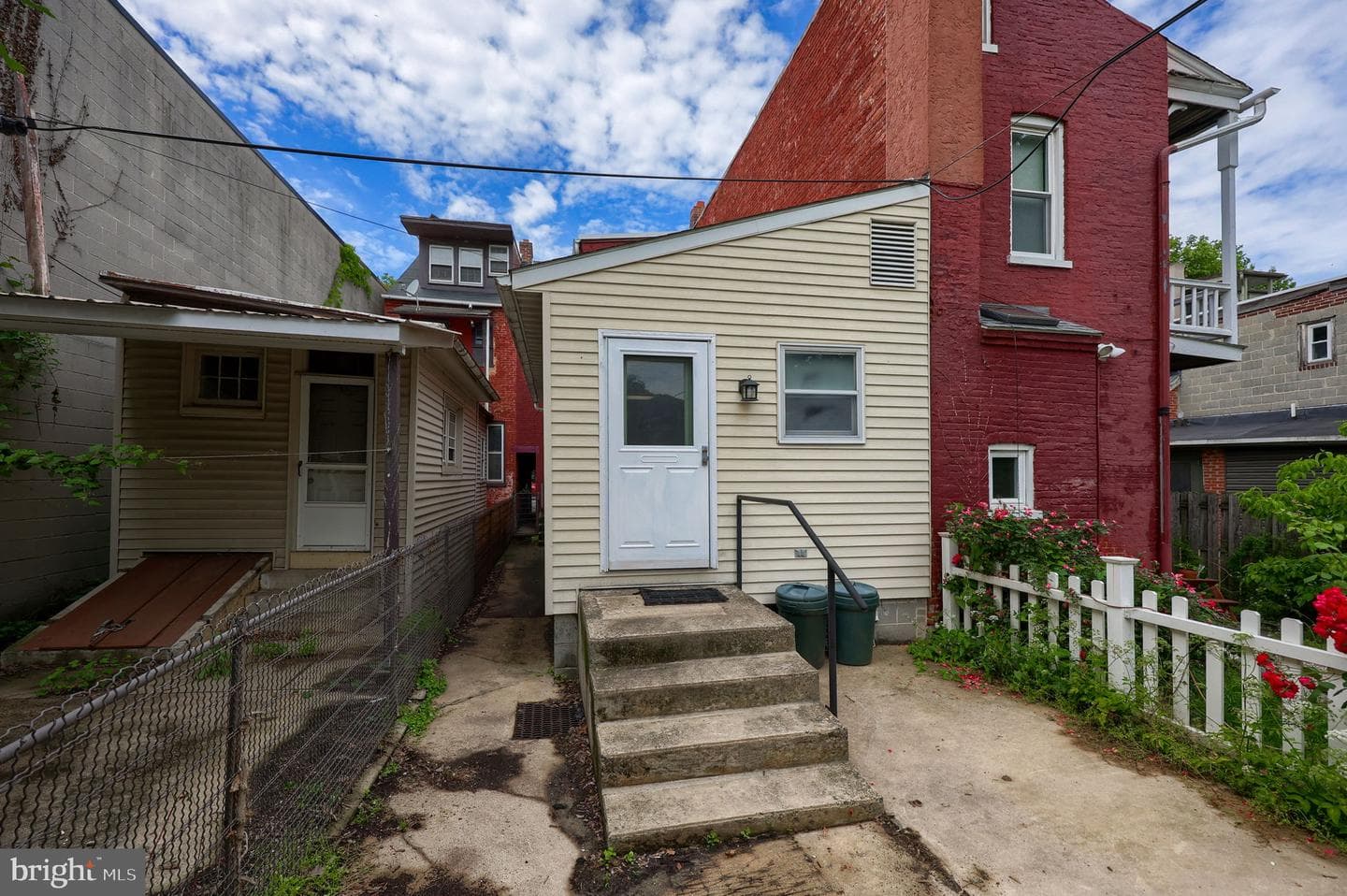 352 W Orange Street photo 32
