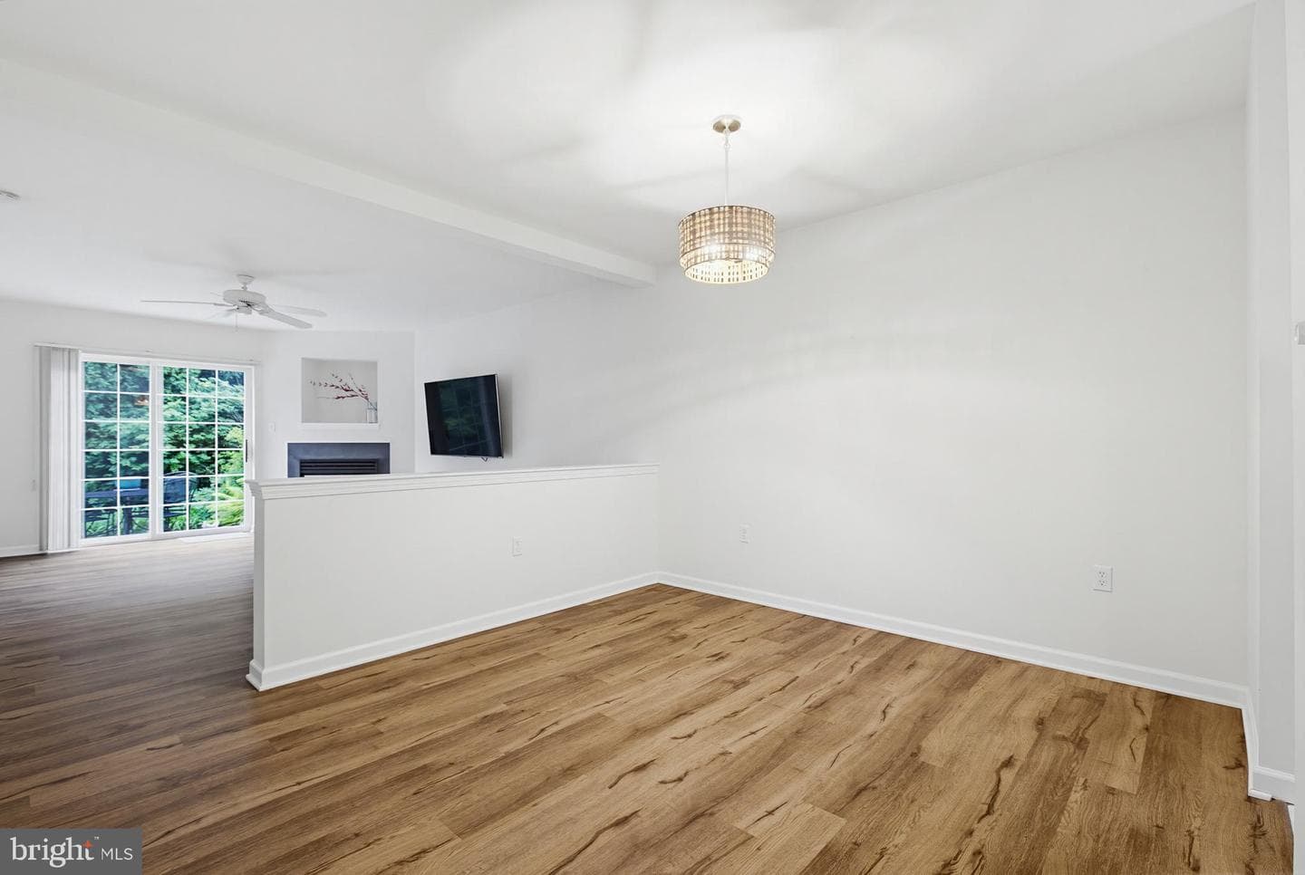 1037 Kent Garden photo 14