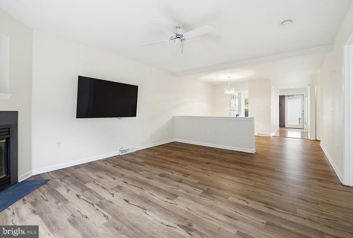 1037 Kent Garden photo 17