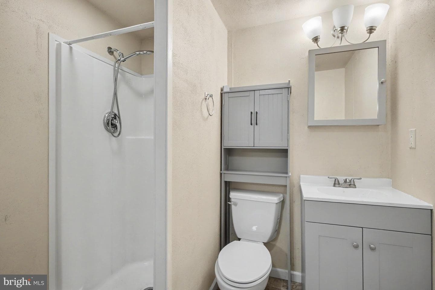 541 Golden Street photo 20