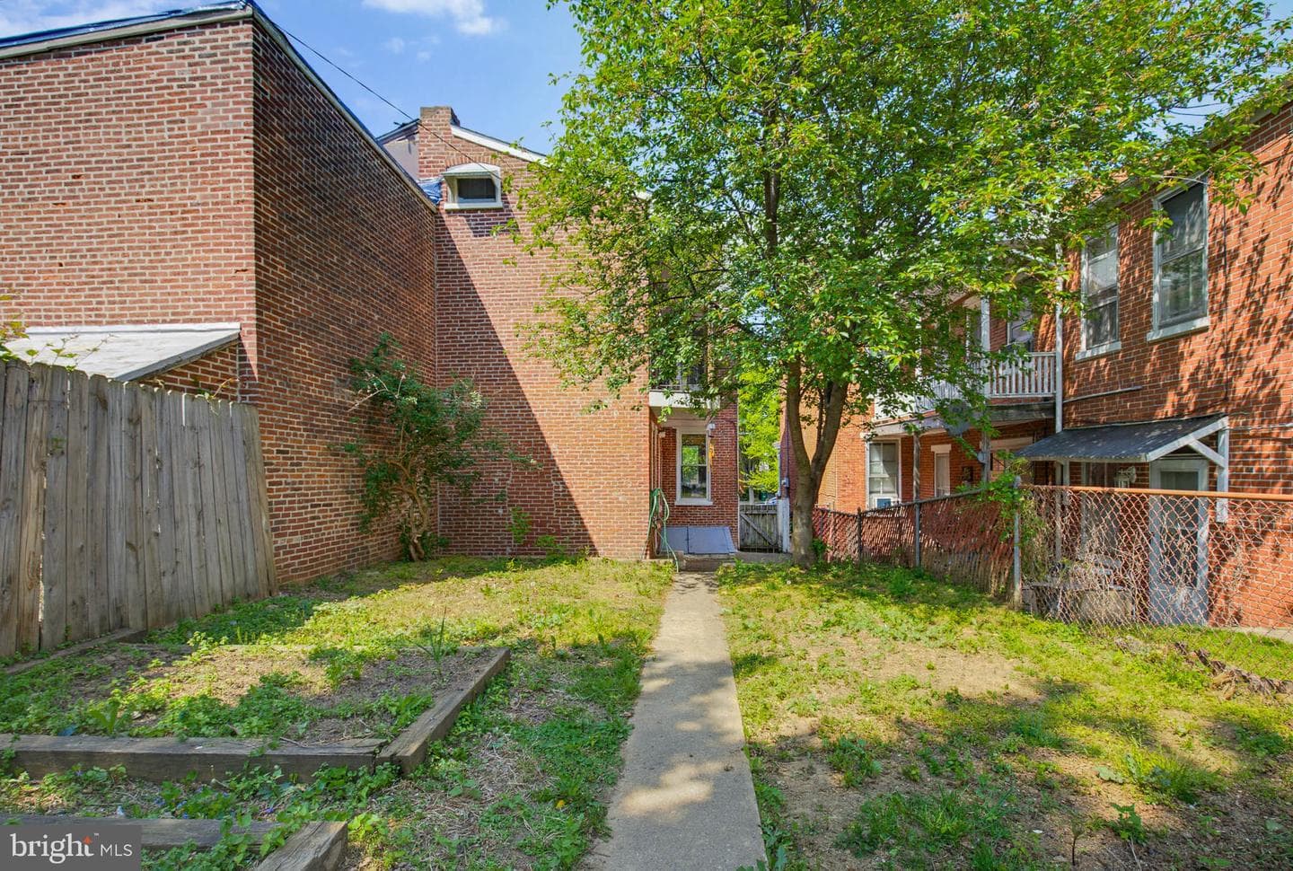 556 W Orange Street photo 43