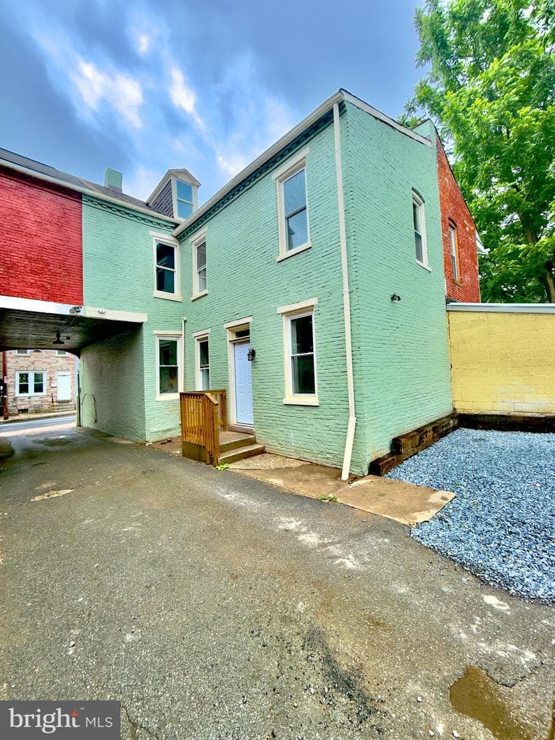 321 Beaver Street photo 4