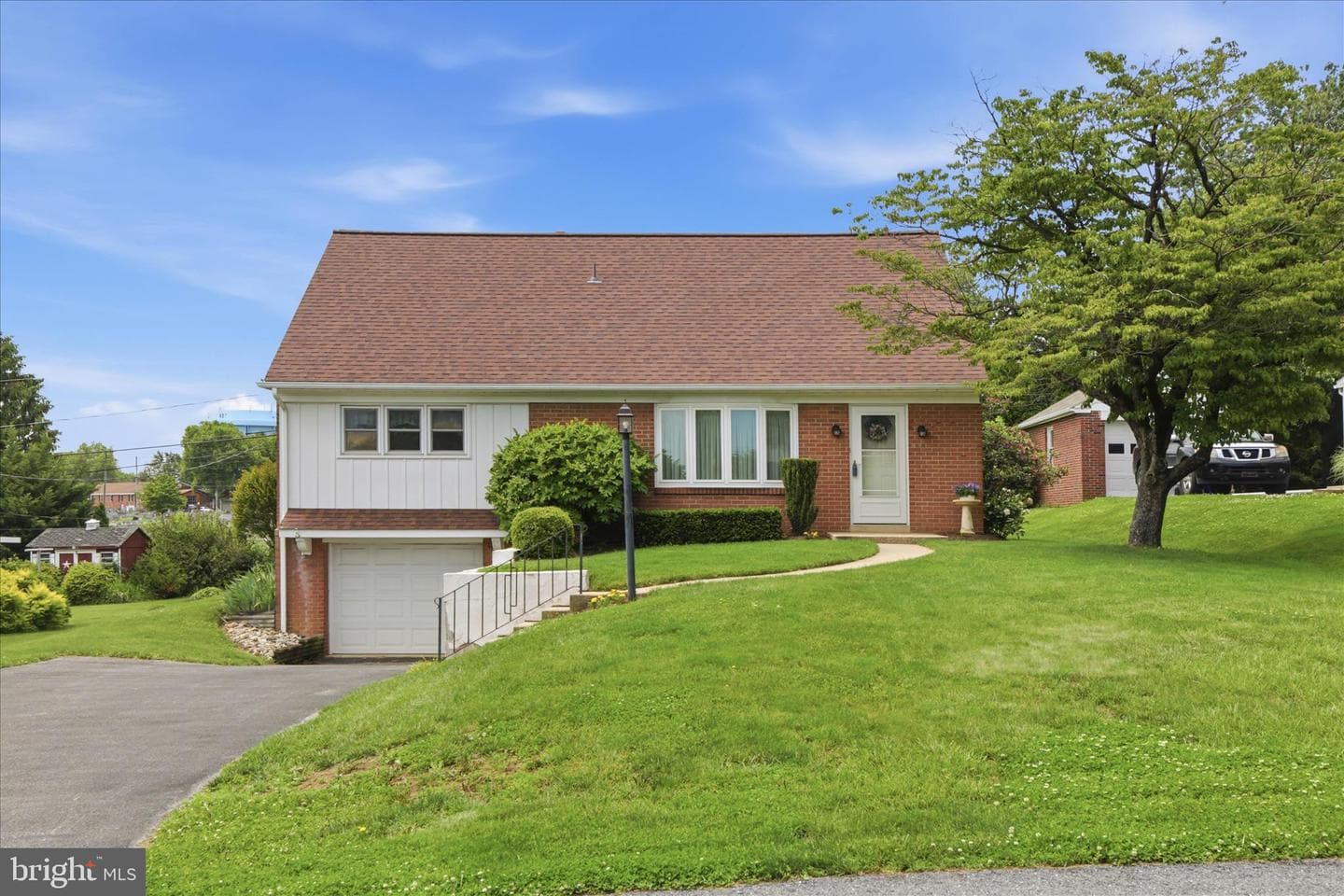 48 Highland Drive photo 1