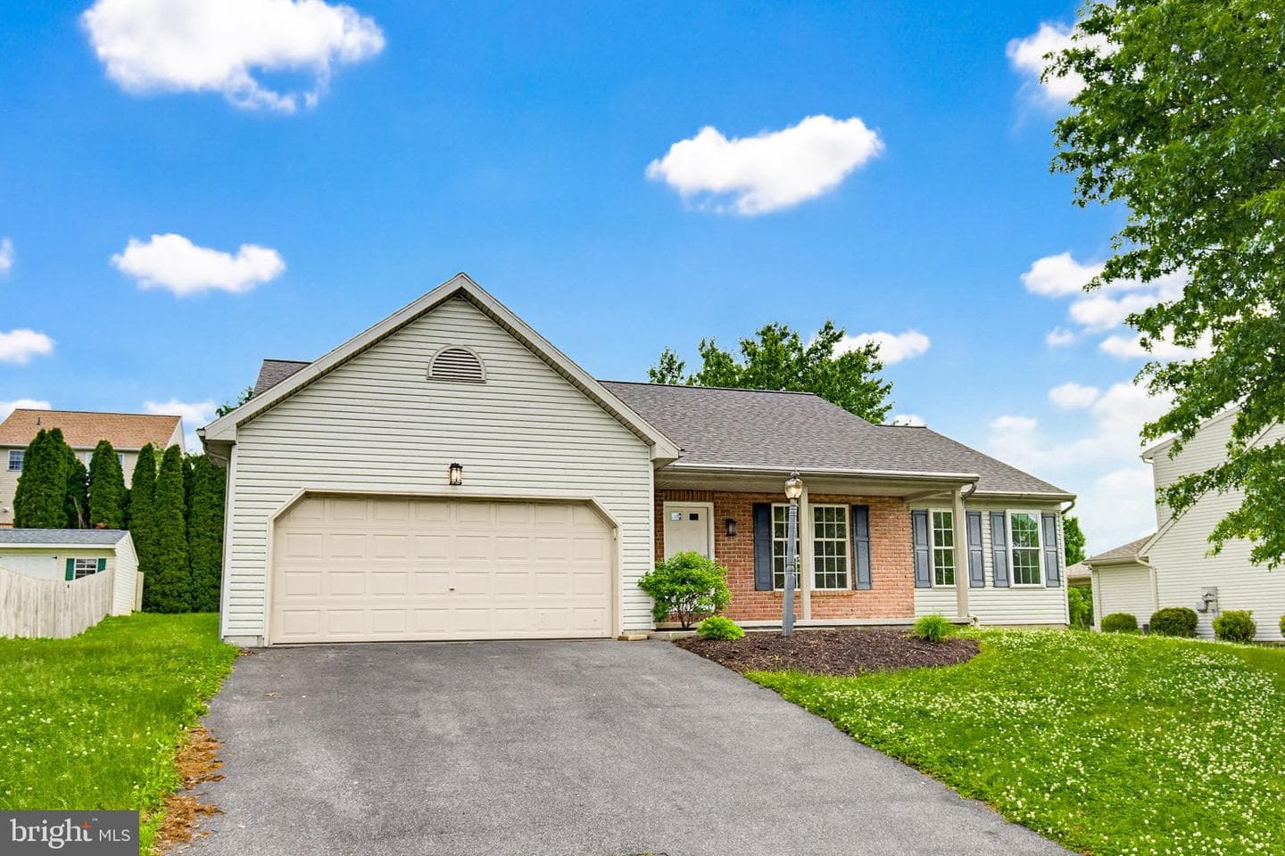 3950 Laurel Run photo 2