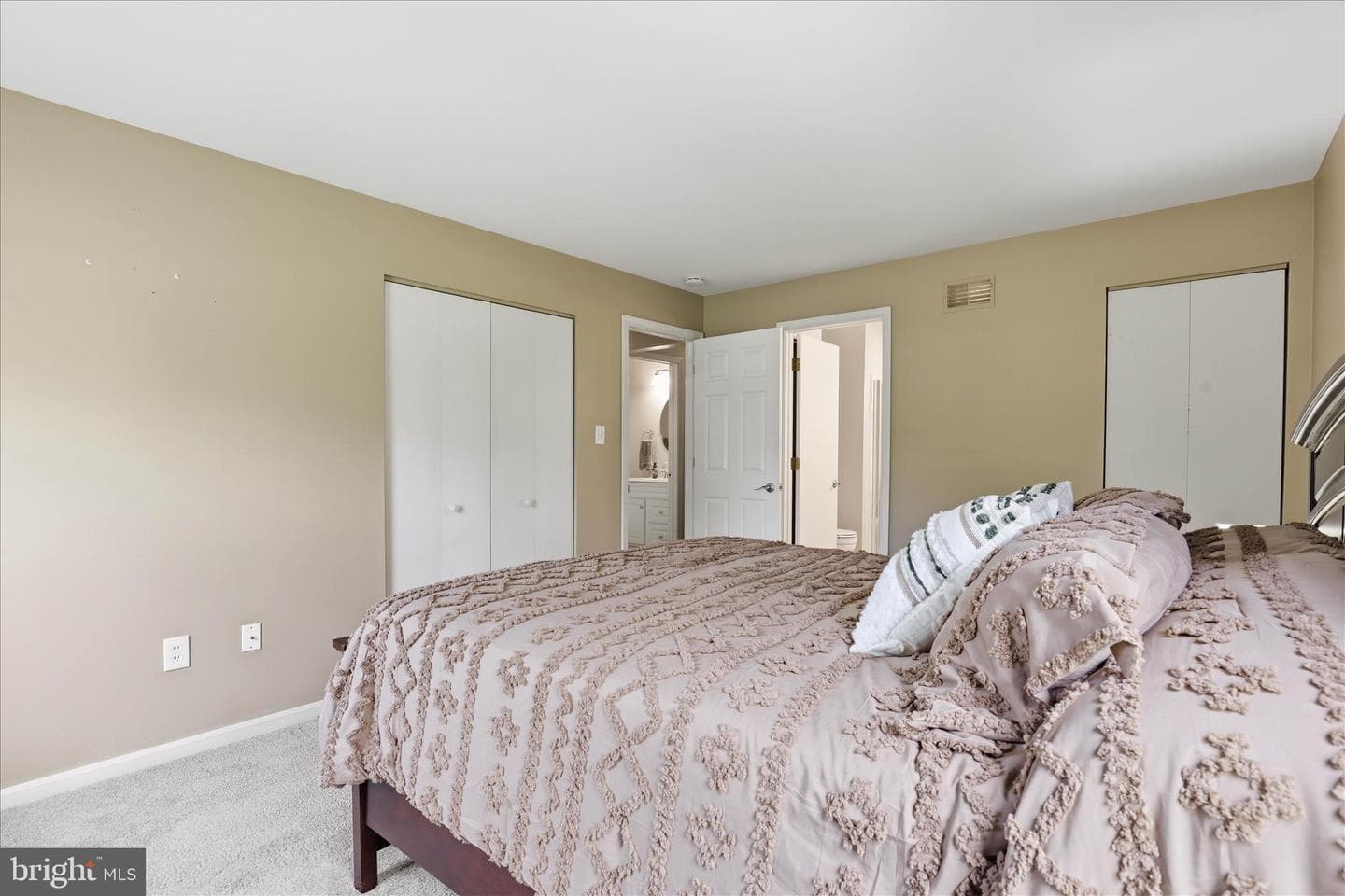 223 Greenview Drive photo 15