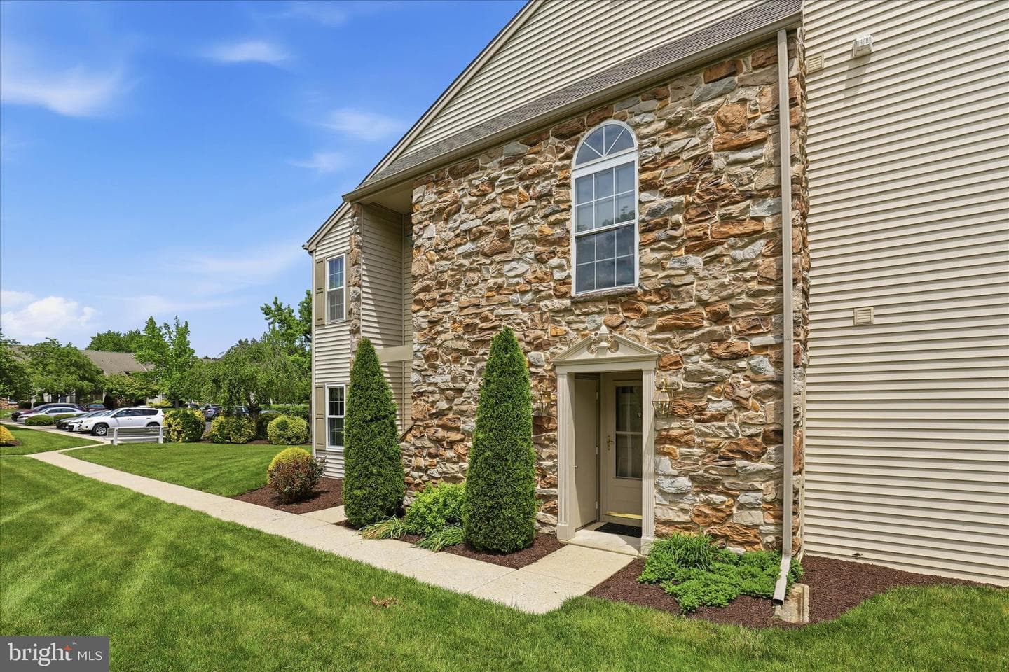 223 Greenview Drive, Lancaster