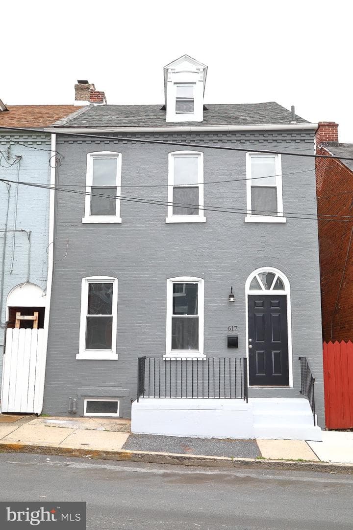 617 Saint Joseph Street photo 2