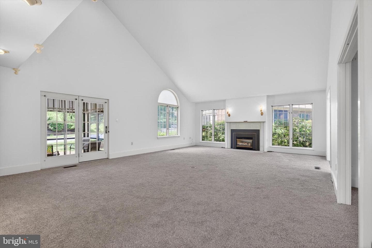 212 Willow Valley Drive photo 3