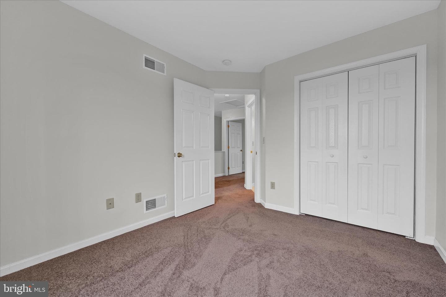 712 Knoll Drive photo 16