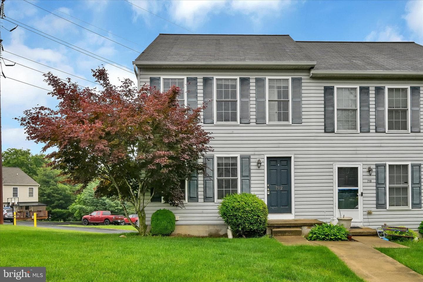 712 Knoll Drive photo 2