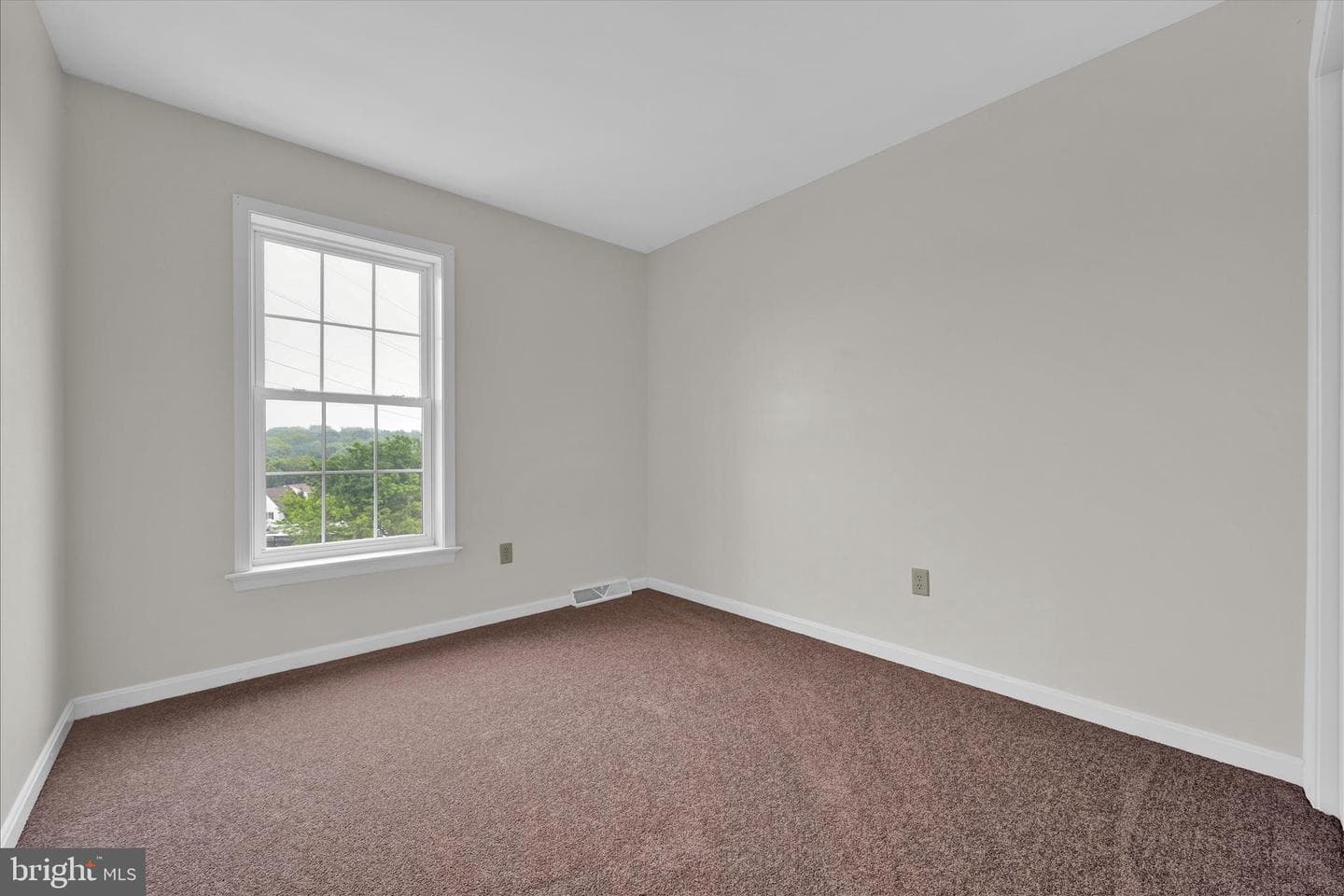 712 Knoll Drive photo 20